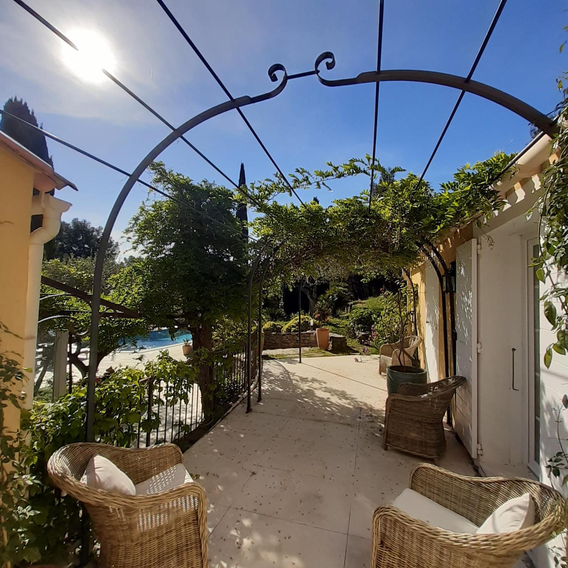 Mas Lei Bancau Bed & Breakfast Le Beausset Exterior photo
