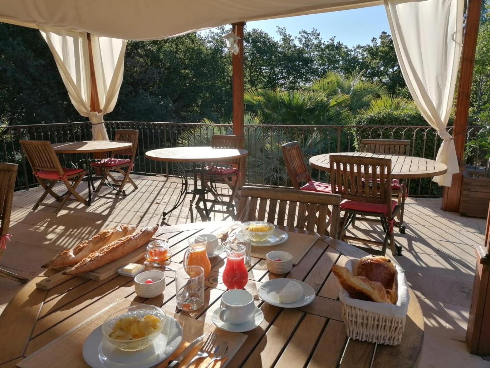 Mas Lei Bancau Bed & Breakfast Le Beausset Exterior photo